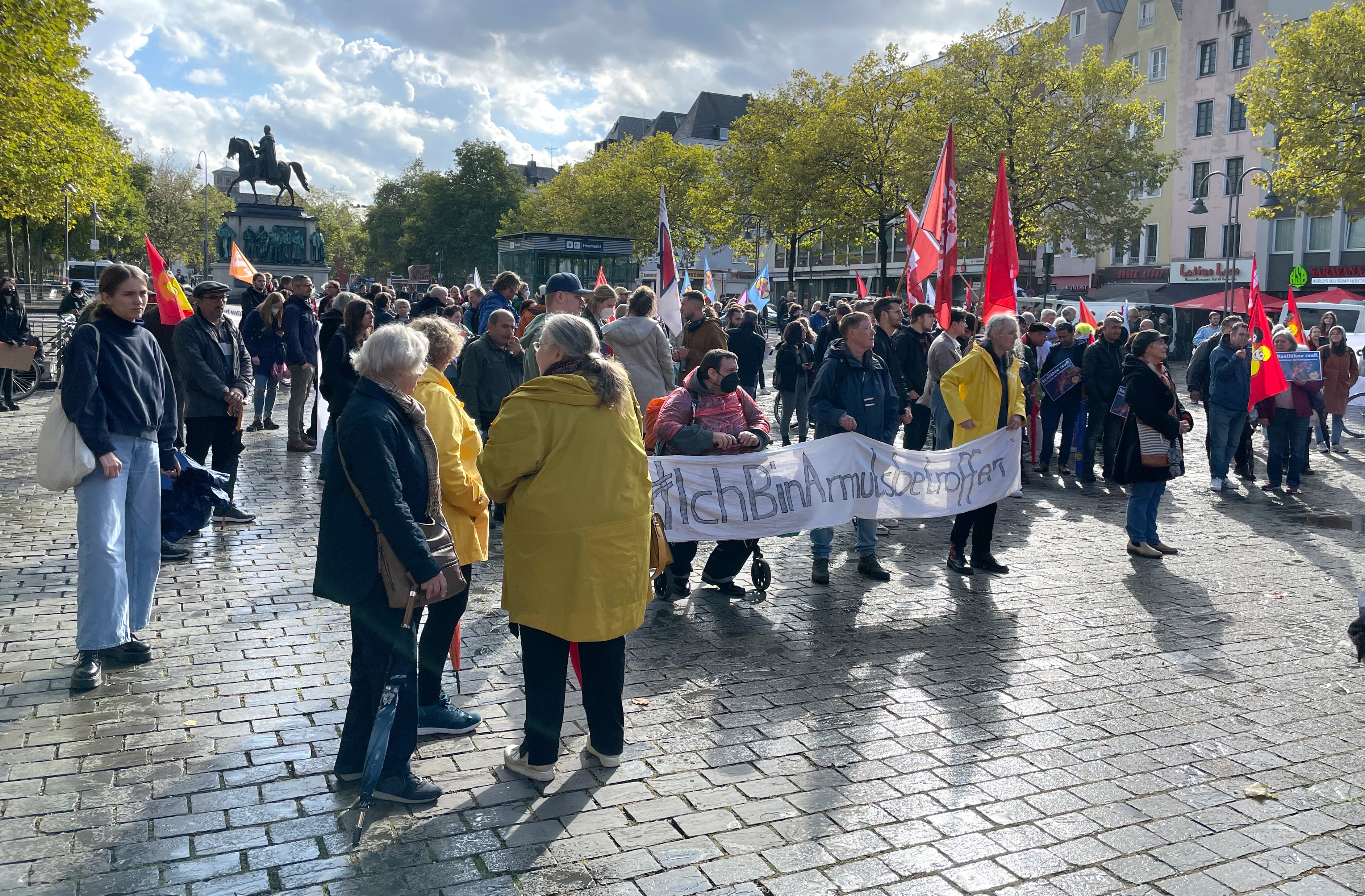 Almanya'da hayat pahalılığı protesto edildi