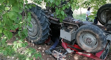 Traktör devrildi: sürücü hayatını kaybetti