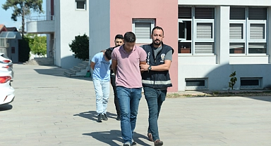 Adana’da kıraathaneye baskın