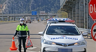 Adana'da  bin 318 araç trafikten men edildi