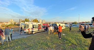 İşçileri taşıyan midibüs devrildi: 16 yaralı