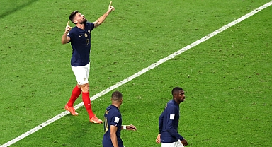 Olivier Giroud, Henry’i yakaladı