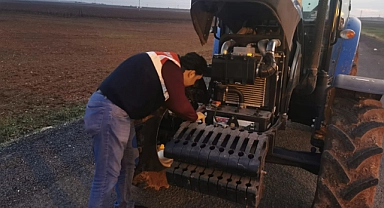 Urfa'da oto galericiyi dolandıran şahıslar traktörleri bırakıp kaçtılar