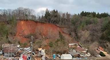 Japonya'da heyelan: 10 ev toprak altında kaldı, 2 kişi kayıp