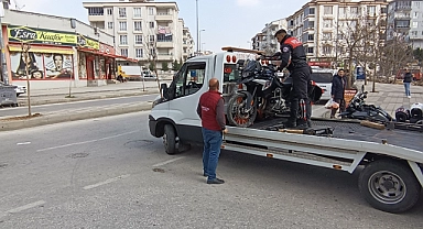 Motosikletin devrilmesi sonucu 2 yunus polisi yaralandı