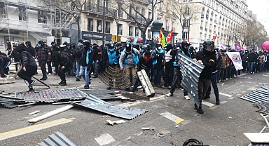 Fransa'da protestocular polisle çatıştı: 58 gözaltı