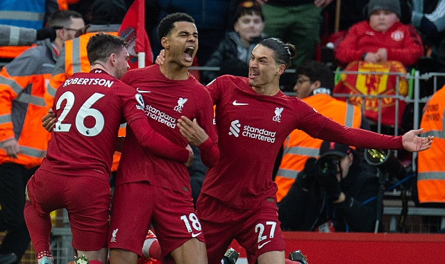 Liverpool, Manchester United'a gol oldu yağdı