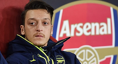 Mesut Özil, futbolu bıraktığını açıkladı