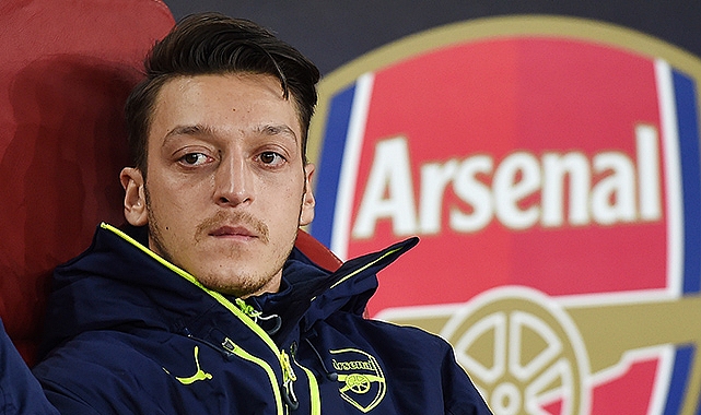 Mesut Özil, futbolu bıraktığını açıkladı