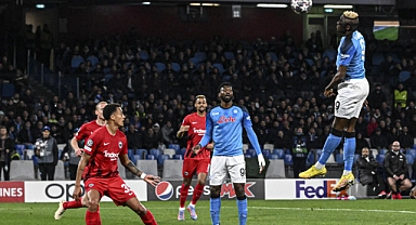 Napoli, Şampiyonlar Ligi’nde ilk kez çeyrek finalde