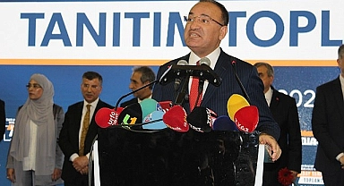 Bakan Bozdağ'a çocuklardan sürpriz