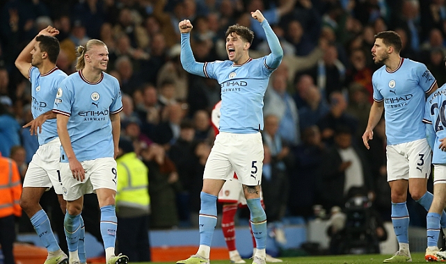 Manchester City, Arsenal'i 4-1 mağlup etti