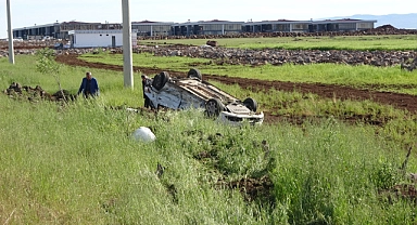 Diyarbakır'da araç şarampole yuvarlandı 4 kişi yarandı