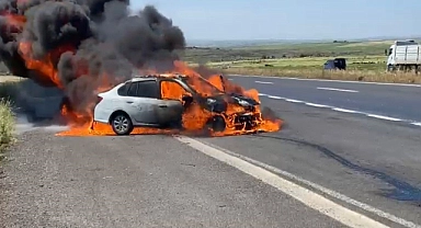 Siverek'te otomobil alev topuna döndü