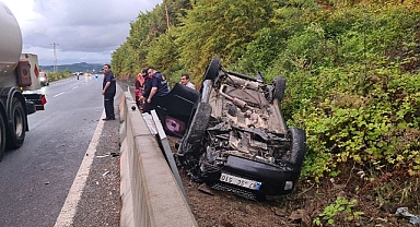 Zonguldak'ta otomobil bariyere çarparak takla attı: 6 yaralı