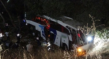 Yolcu otobüsü şarampole uçtu: Çok sayıda ölü ve yaralı var