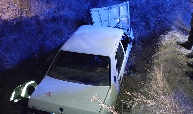 Direksiyon hakimiyetini kaybetti, yol kenarındaki menfeze düştü: 6 yaralı