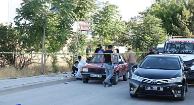 Eşini ve baldızını öldürüp intihar etti