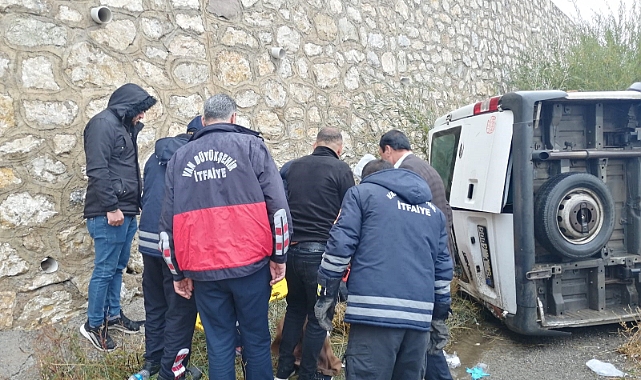 Minibüs kontrolden çıktı: Çok sayıda yaralı