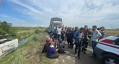 Tarım işçilerini taşıyan midibüs kaza yaptı: Çok sayıda yaralı var