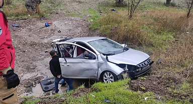 Ters yönden gelip refüjü aşan araç dehşet saçtı: 8 yaralı