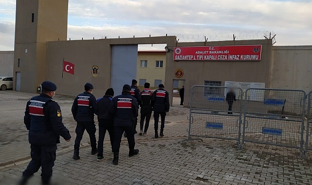 'Kalkan' operasyonu: 47 kaçak göçmen organizatörü yakalandı