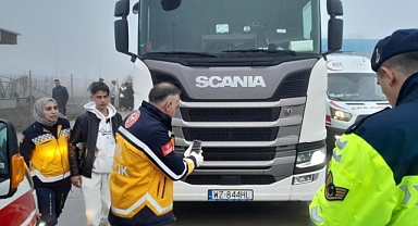 Niğde'de yolcu otobüsü tıra çarptı: Çok sayıda yaralı